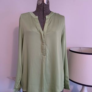 🐚Chico’s Size 1 Blouse modified listing just 1